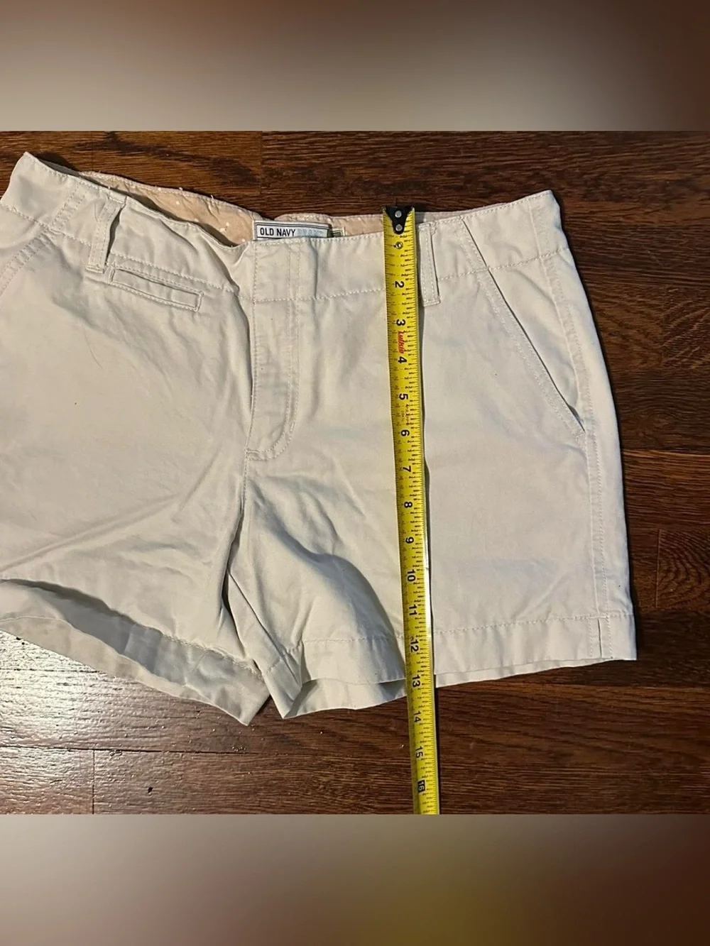Women’s Vintage 2005 Old Navy Tan Khaki Shorts Size 6
